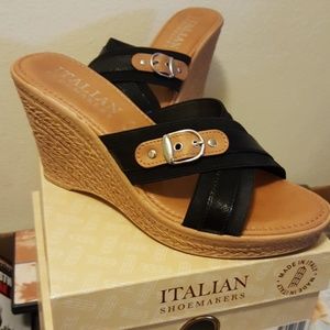Size 7.5 Italian Shoemakers sandals wedge
